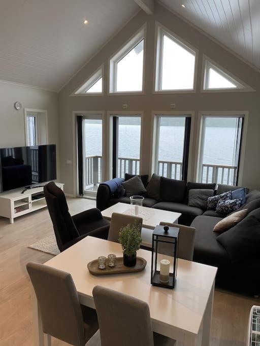 Holiday home Helt Ny Rorbu Pa Slyngstad I Kommune Alesund
