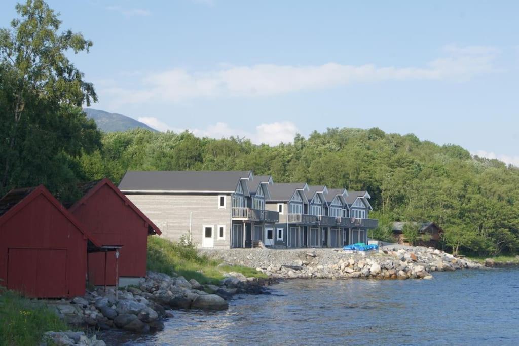 Helt Ny Rorbu Pa Slyngstad I Kommune *